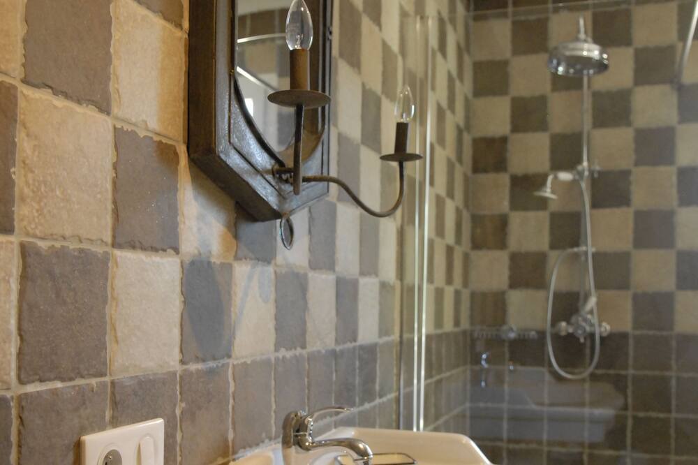 Photo of Bathroom in La Verdiere
