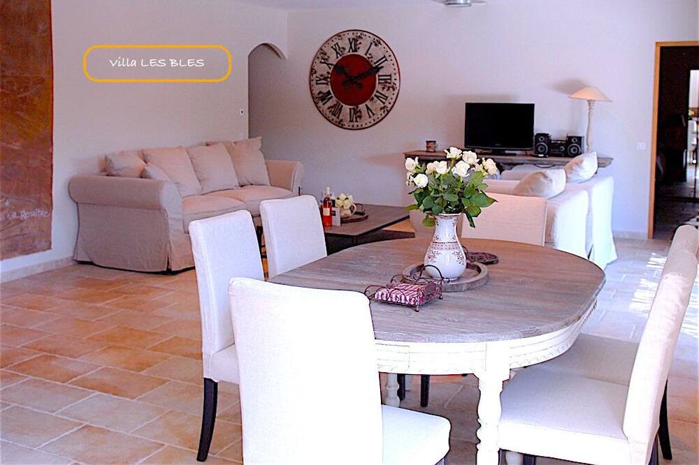 Photo of Livingroom in La Verdiere