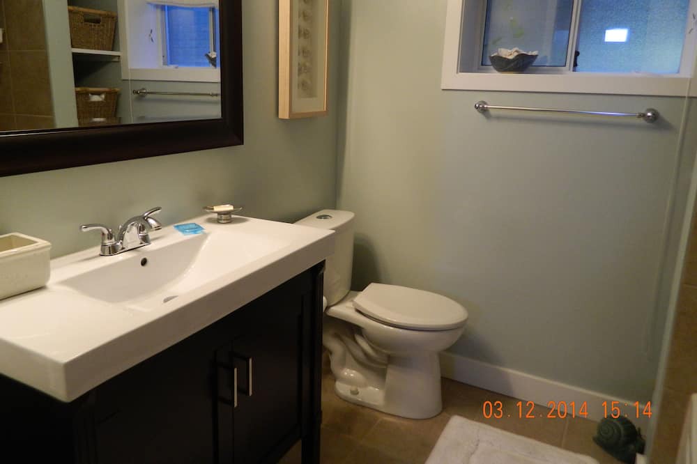 Photo of Bathroom in Central Saanich