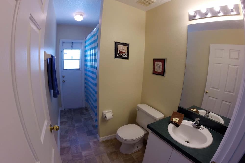 Photo of Bathroom in Crescent Lakes