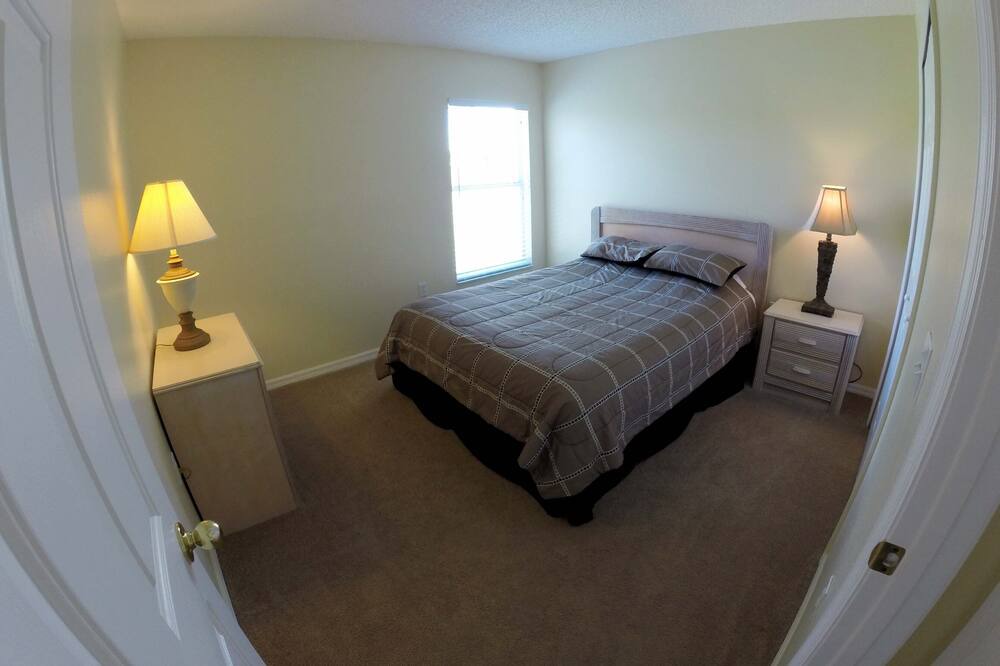 Photo of Bedroom in Crescent Lakes