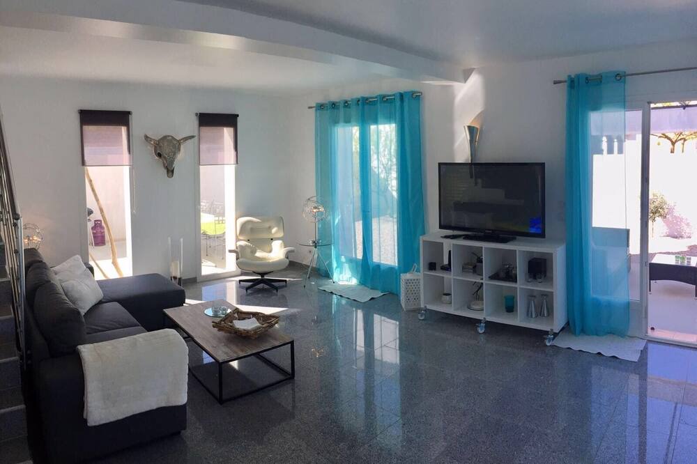 Photo of Livingroom in Cabasse