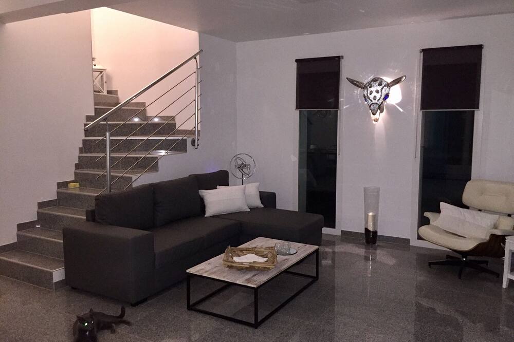 Photo of Livingroom in Cabasse