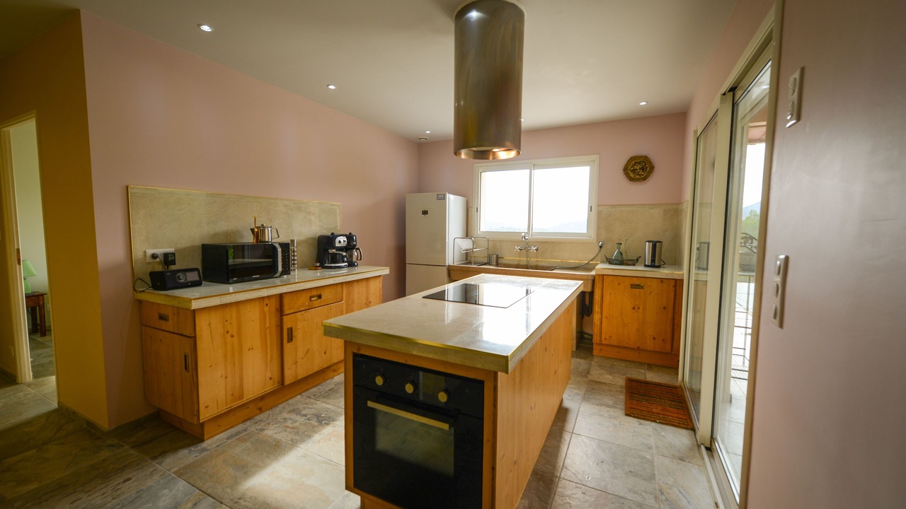 Photo of Kitchen in Meounes-les-Montrieux