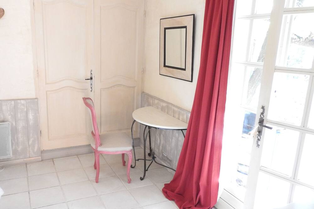 Photo of Bedroom in Velleron