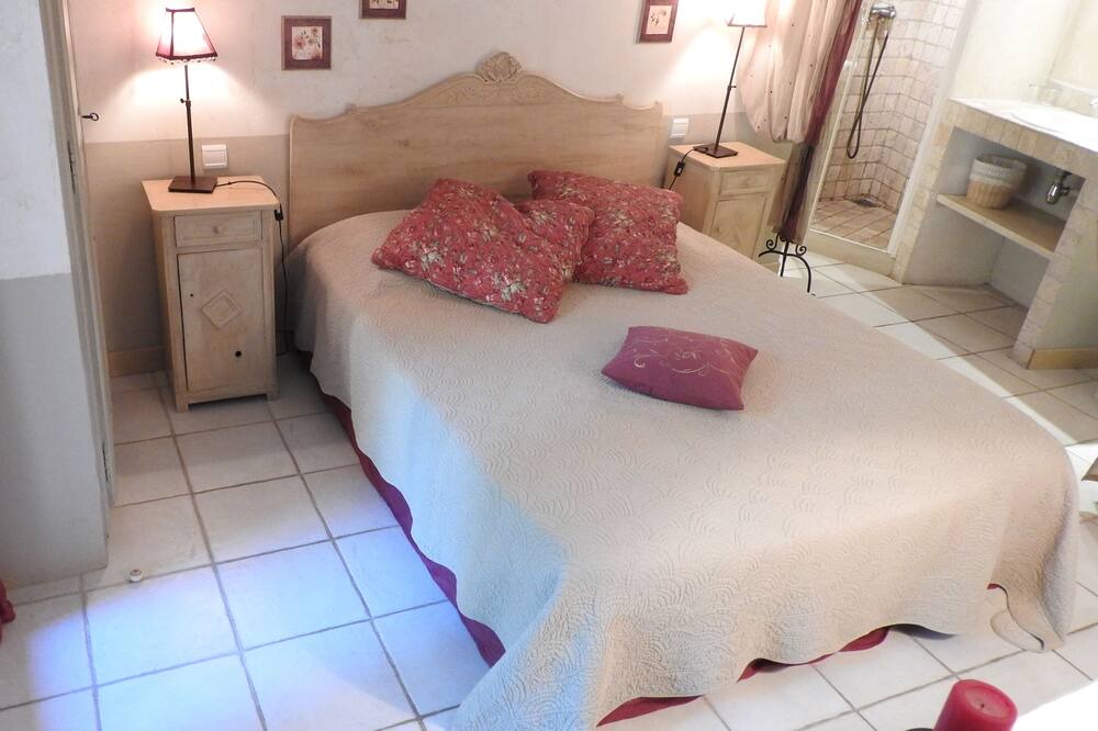Photo of Bedroom in Velleron