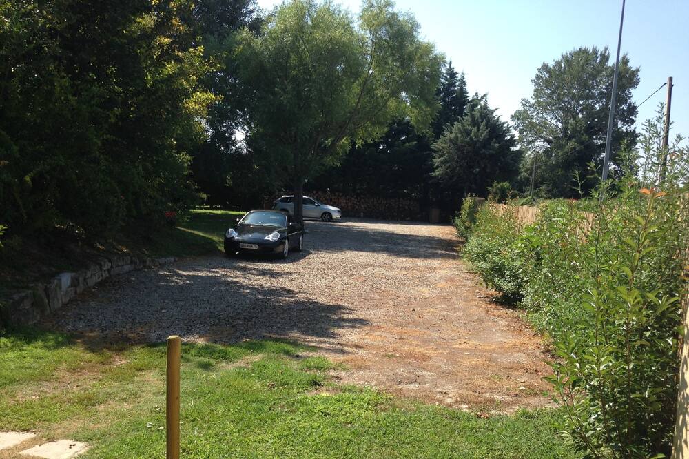 Photo of Outdoor in Velleron