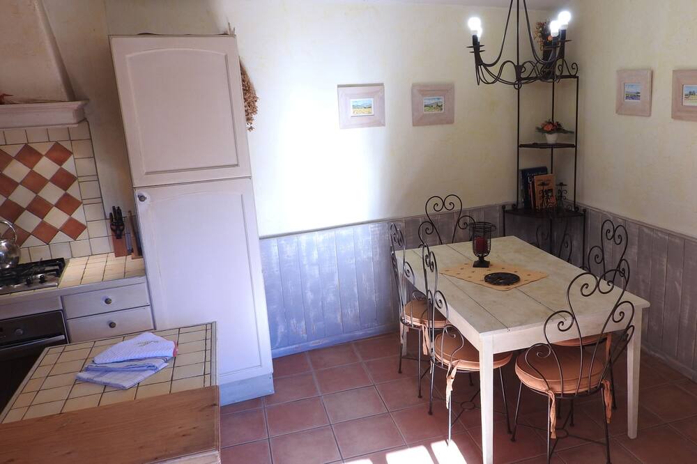 Photo of Kitchen in Velleron
