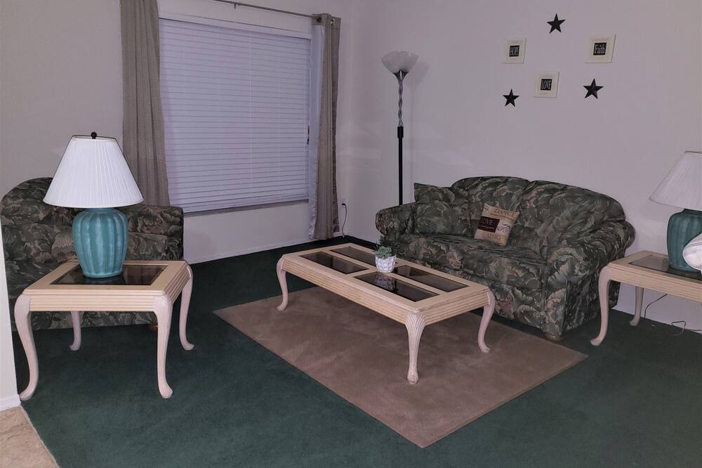 Photo of Livingroom in Chatham Park