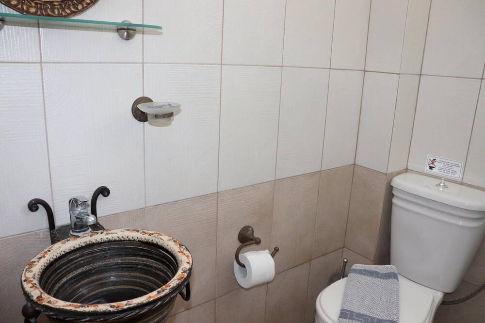 Photo of Bathroom in Gennadi