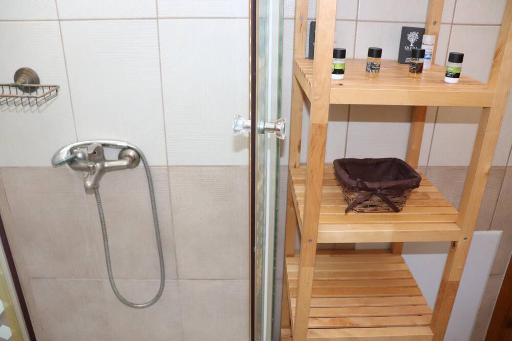 Photo of Bathroom in Gennadi