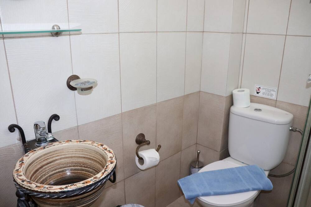 Photo of Bathroom in Gennadi