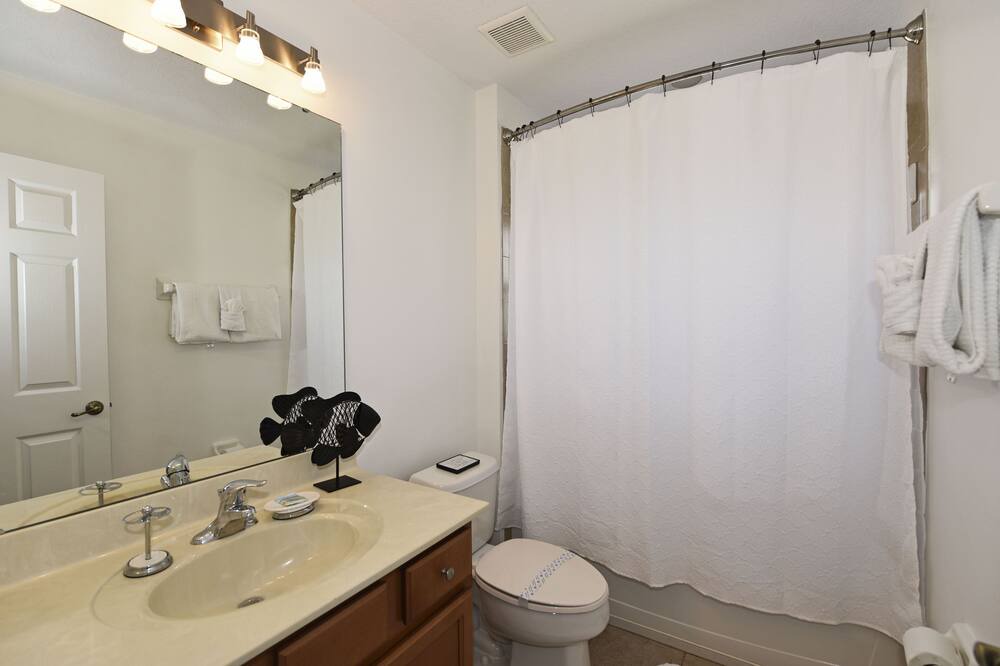 Photo of Bathroom in Watersong