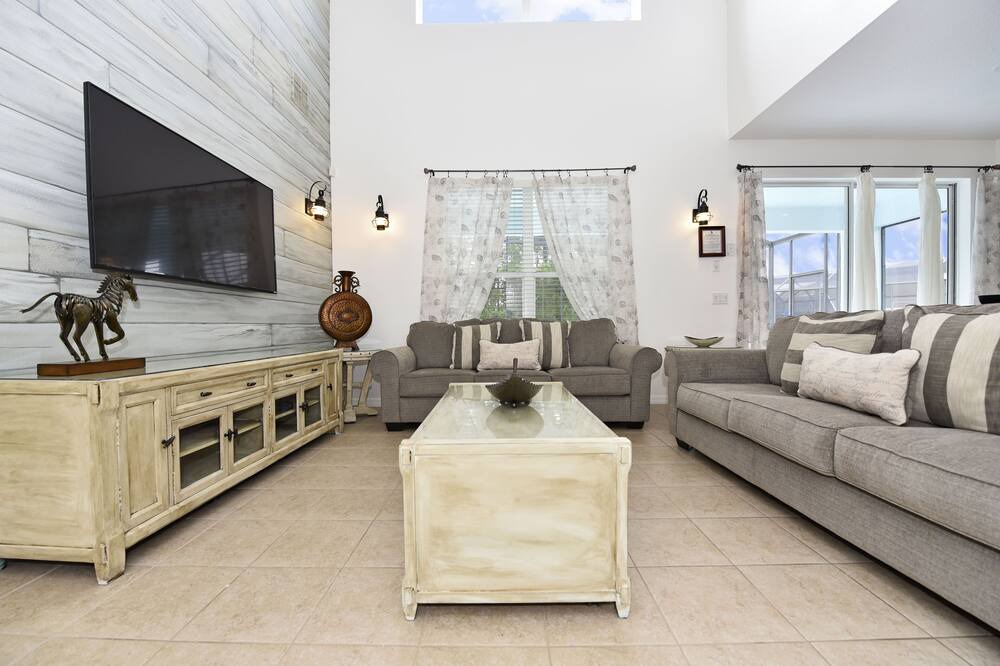 Photo of Livingroom in Watersong