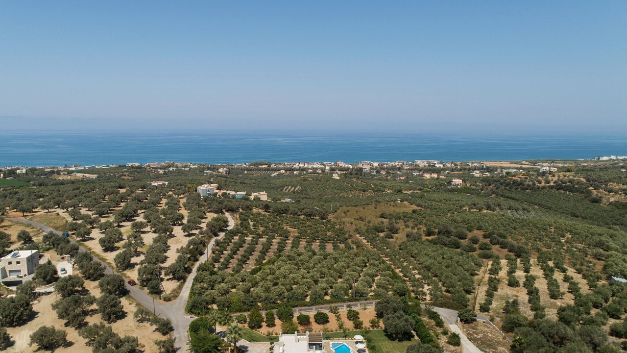 Photo of Outdoor in Adelianos Kampos