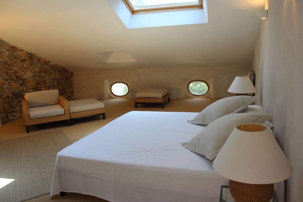 Photo of Bedroom in Varages