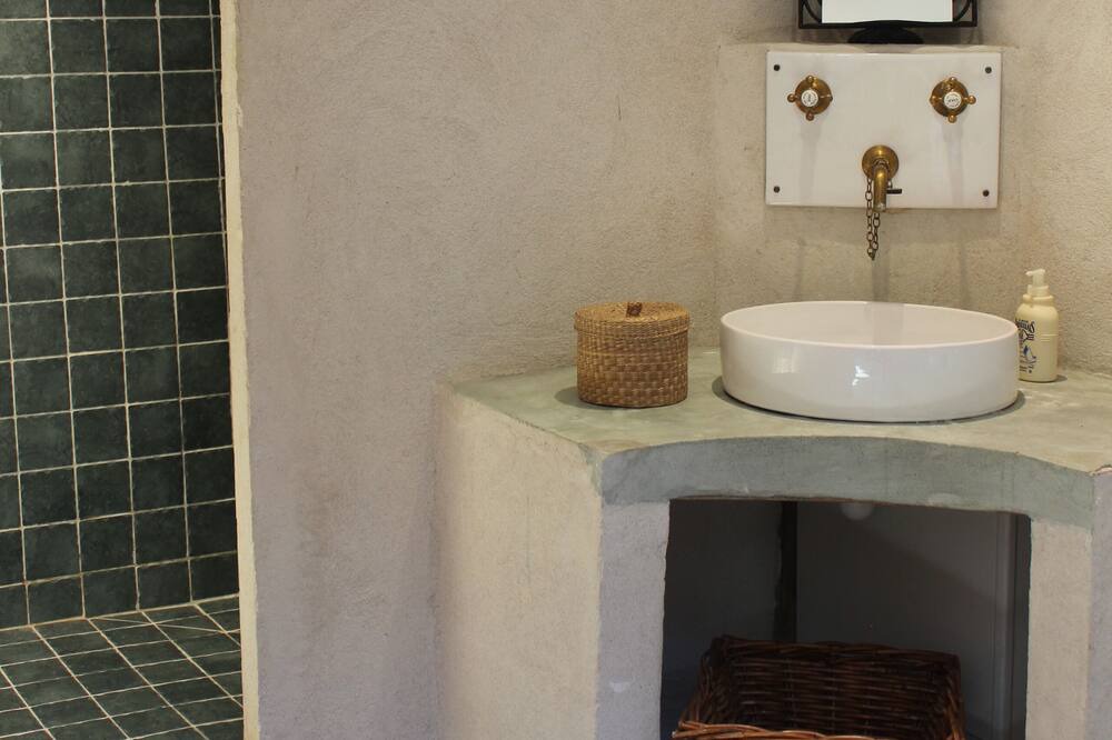 Photo of Bathroom in Varages