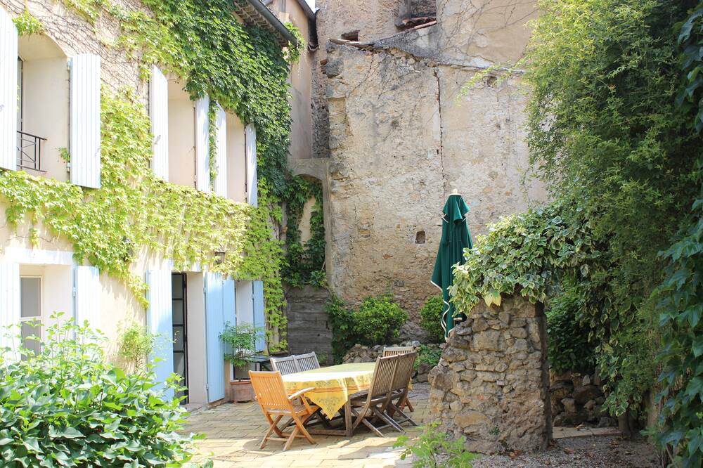 Photo of Outdoor in Varages