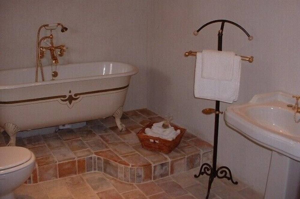 Photo of Bathroom in Varages