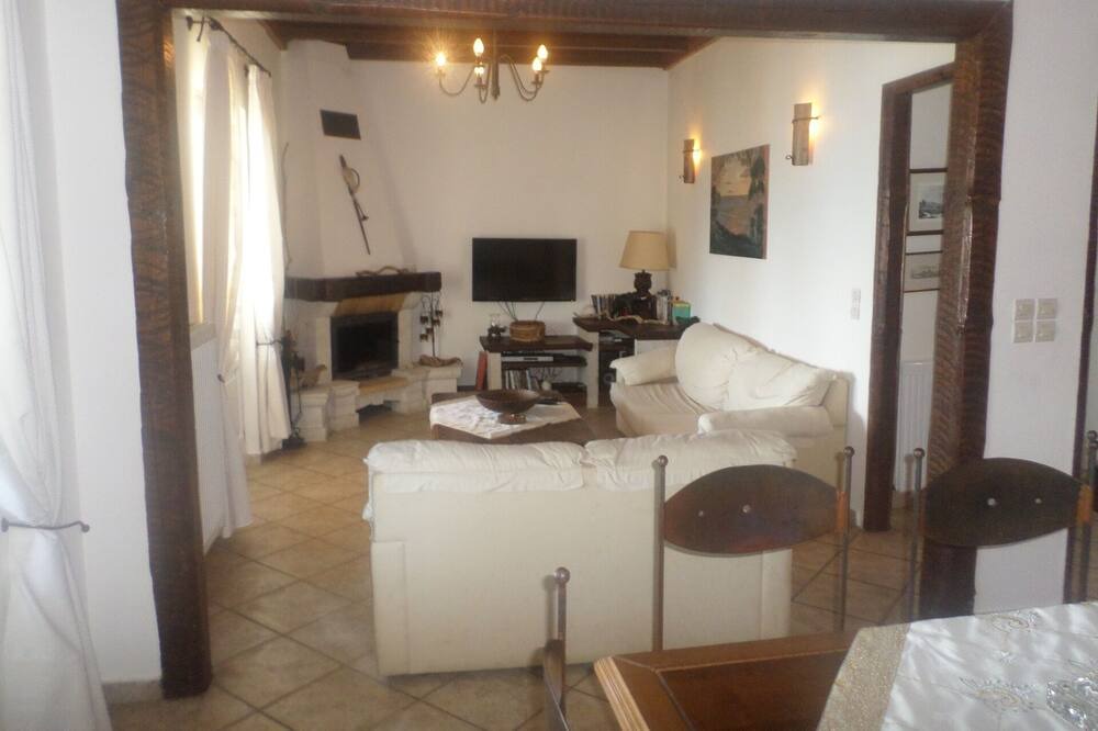 Photo of Livingroom in Kassiopi