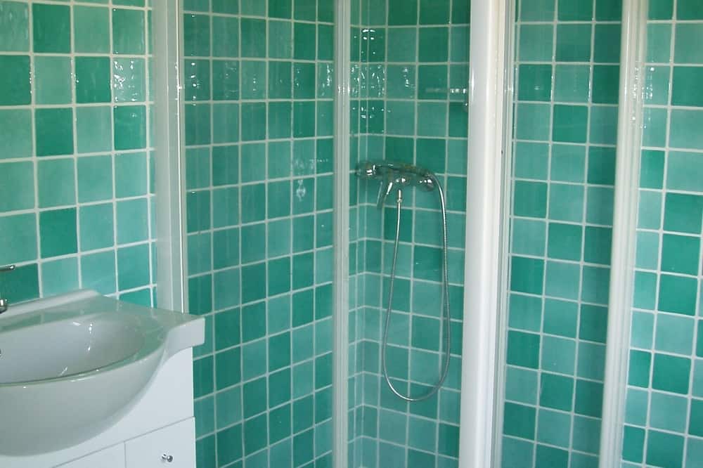 Photo of Bathroom in Puget-Ville