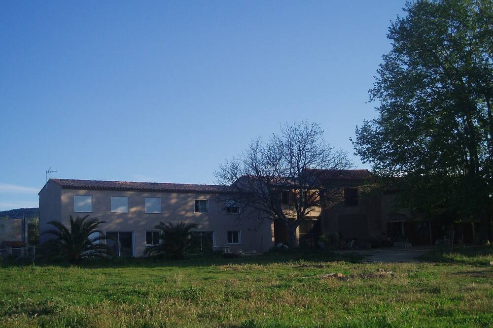 Photo of Outdoor in Puget-Ville
