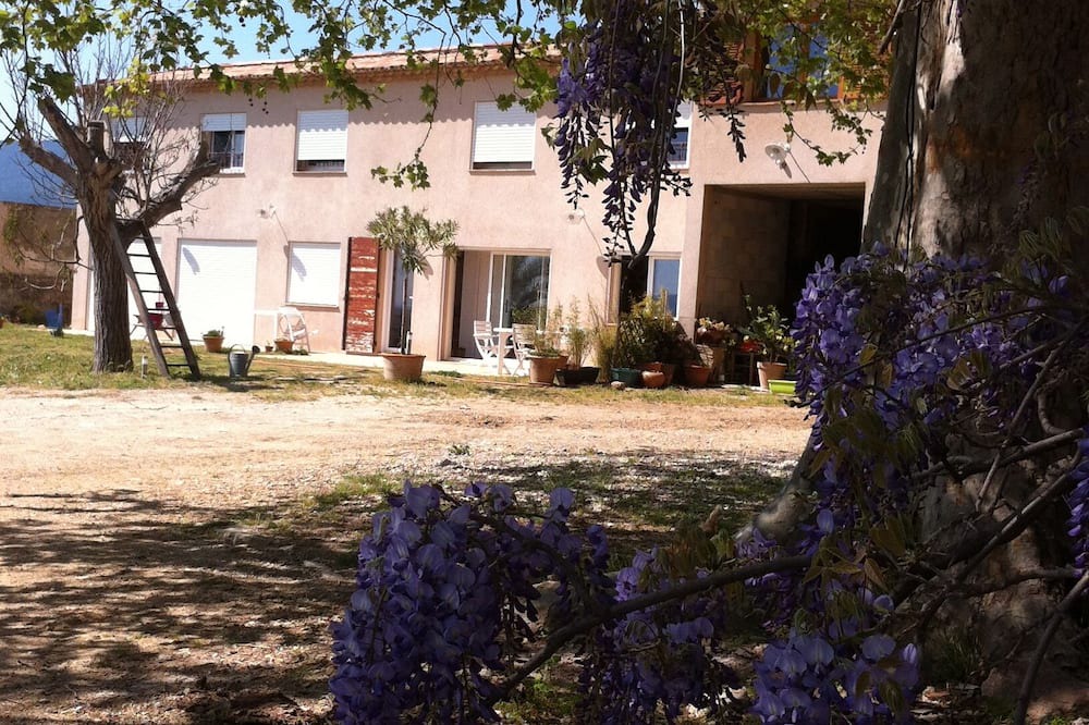 Photo of Outdoor in Puget-Ville