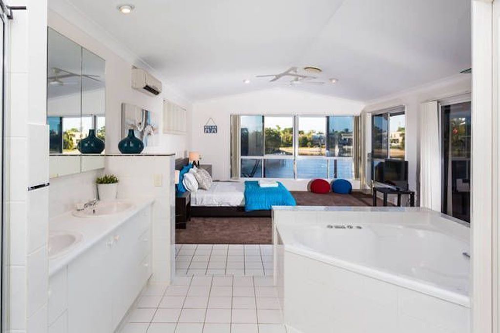 Photo of Kitchen in Mermaid Waters