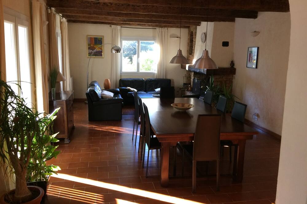 Photo of Livingroom in Allauch
