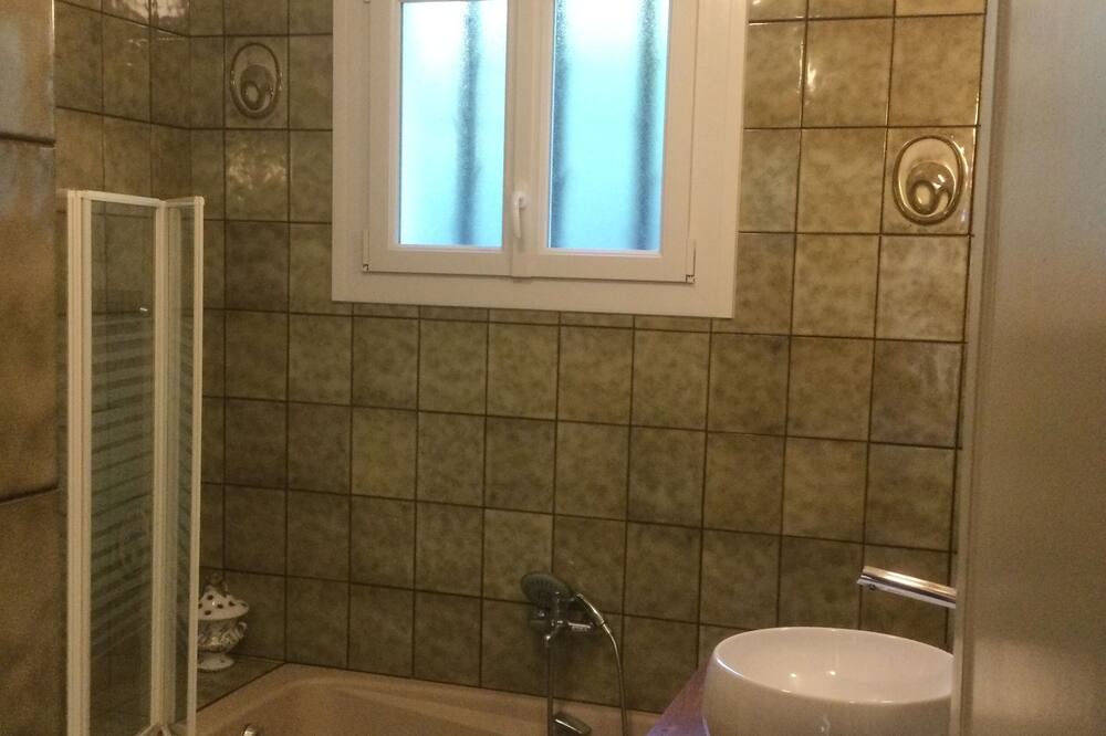 Photo of Bathroom in Allauch