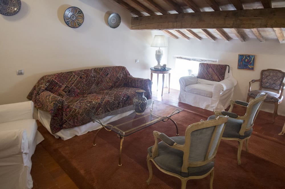 Photo of Livingroom in Crestet