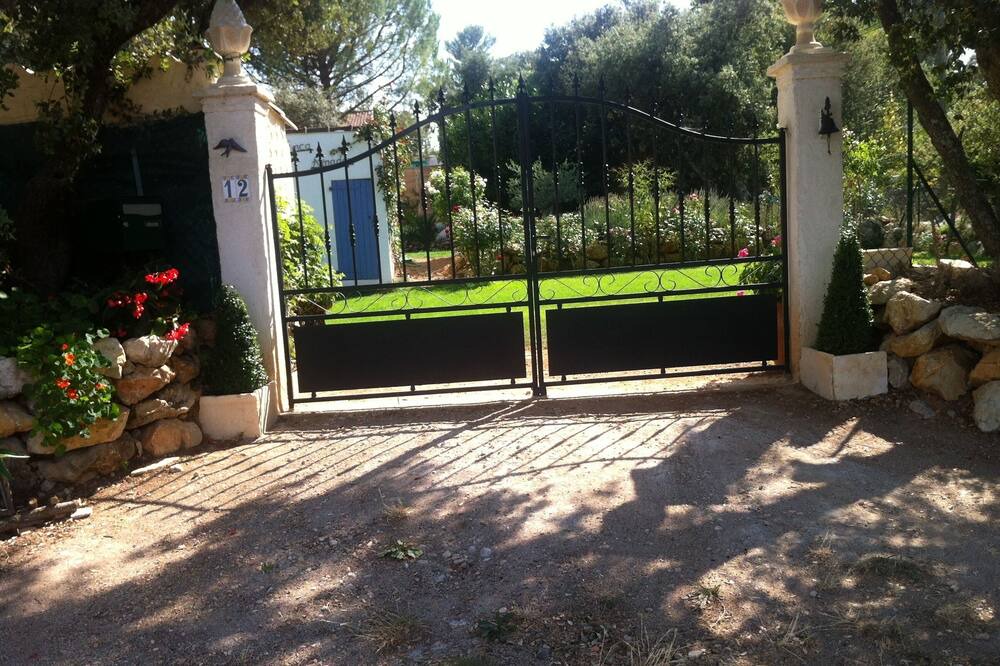 Photo of Patio Balcony in Saint-Julien