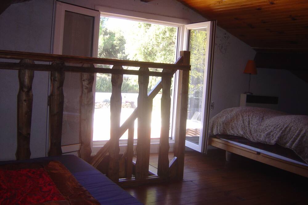 Photo of Bedroom in Saint-Julien