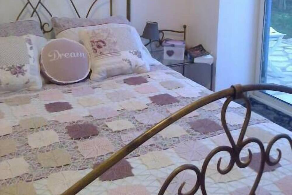 Photo of Bedroom in Saint-Julien