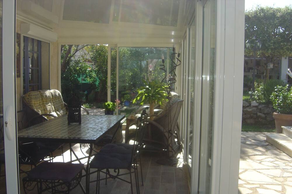 Photo of Patio Balcony in Saint-Julien