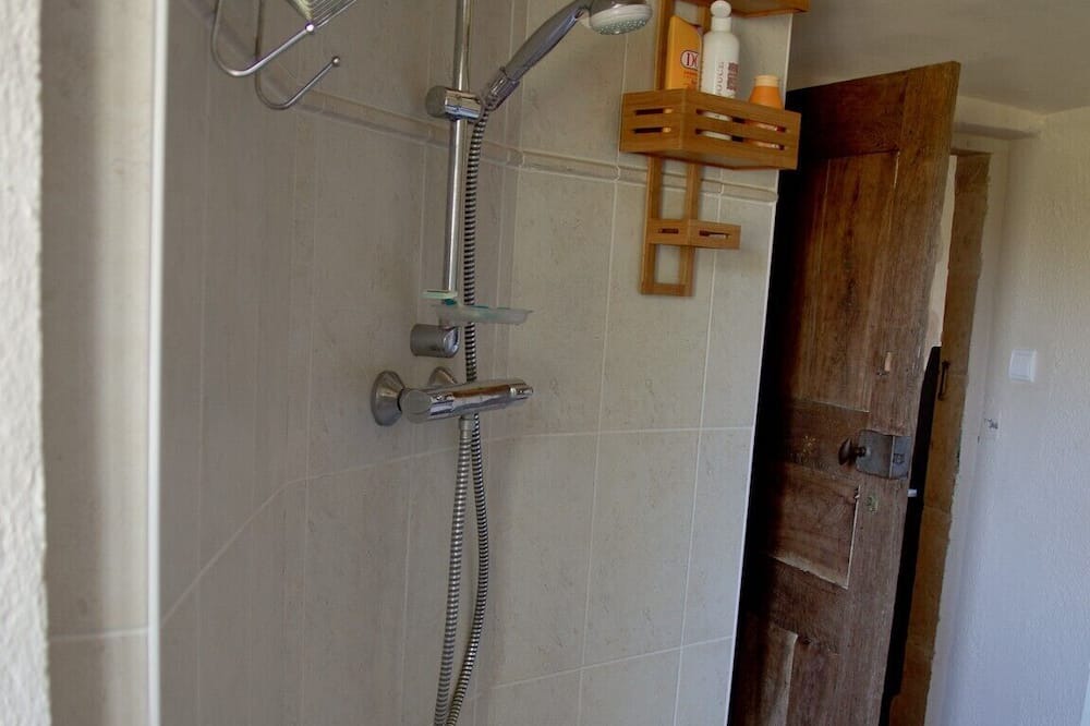 Photo of Bathroom in Oye