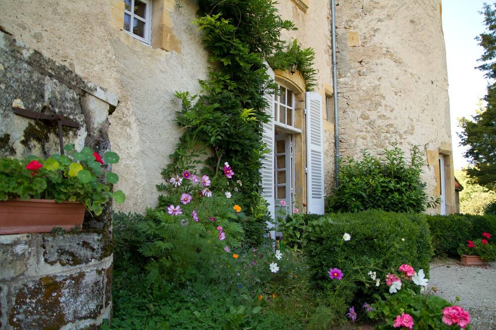 Photo of Outdoor in Oye