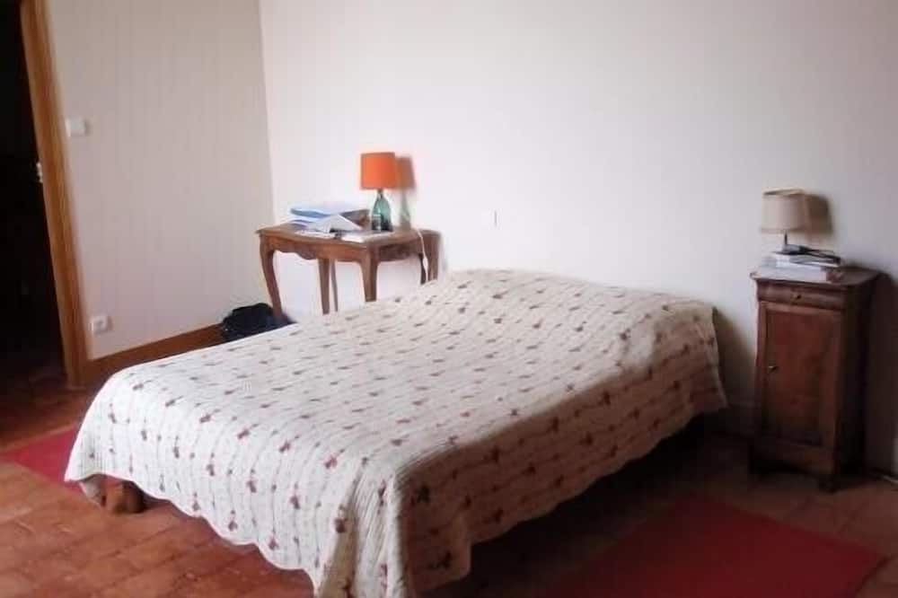 Photo of Bedroom in Oye