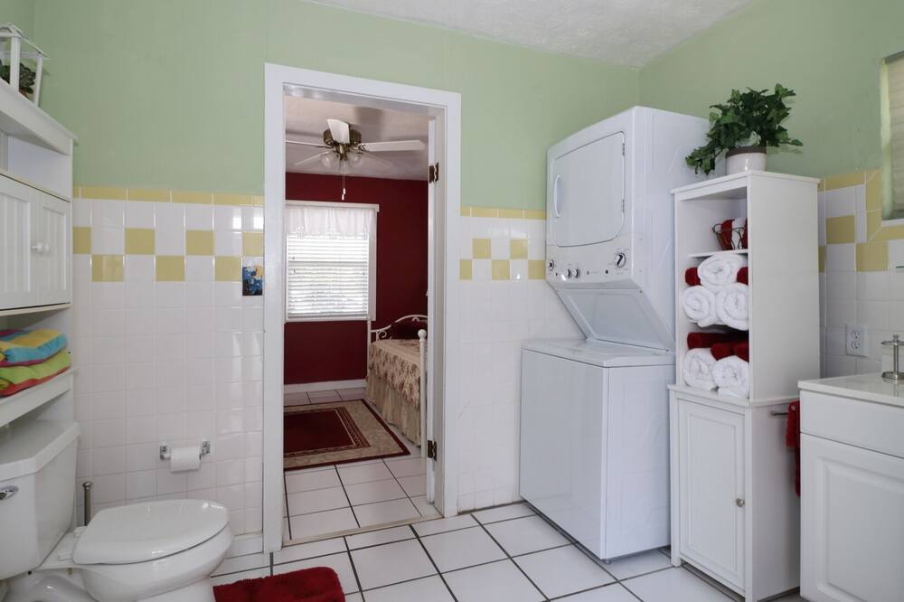 Photo of Bathroom in Valrico