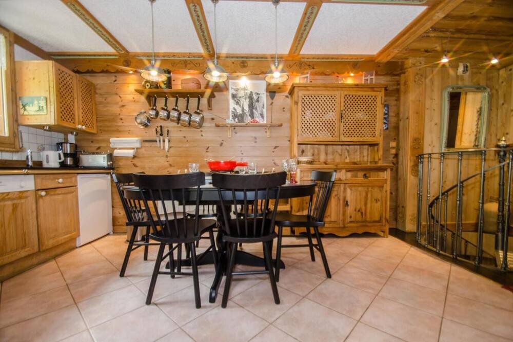 Photo of Kitchen in Les Praz-de-Chamonix