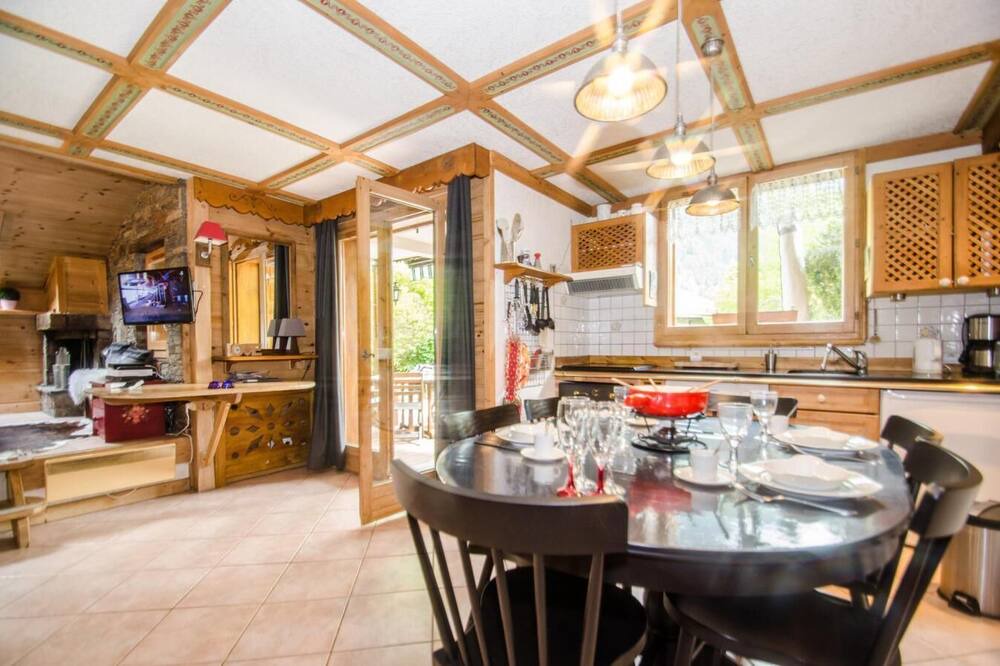 Photo of Kitchen in Les Praz-de-Chamonix