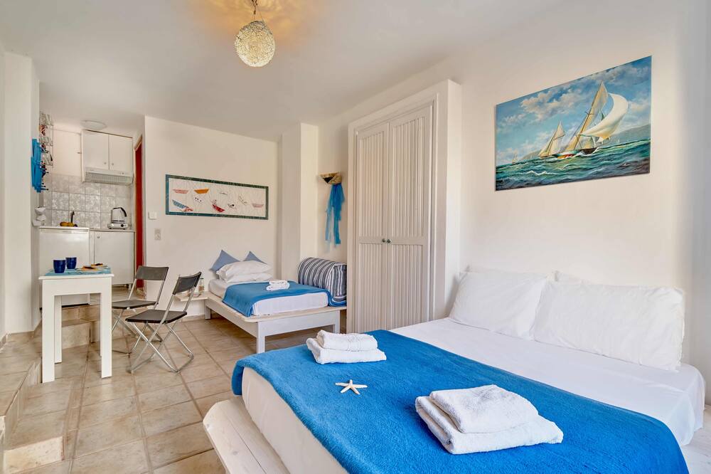 Photo of Bedroom in Argyroupoli
