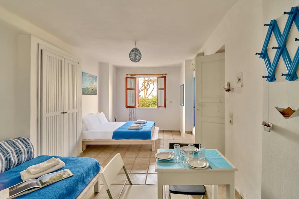 Photo of Bedroom in Argyroupoli