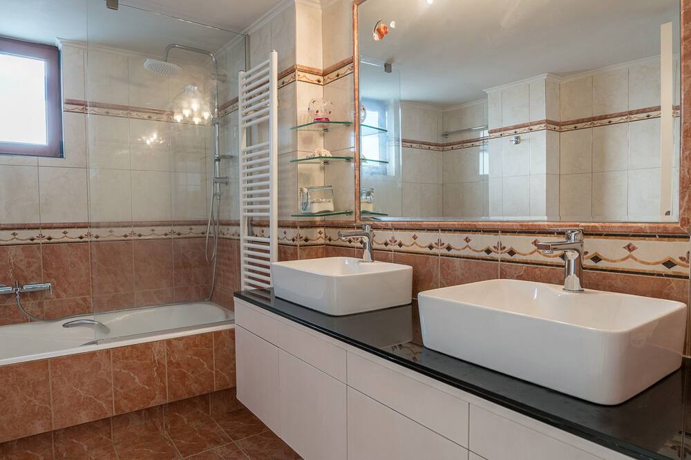 Photo of Bathroom in Atsipopoulo