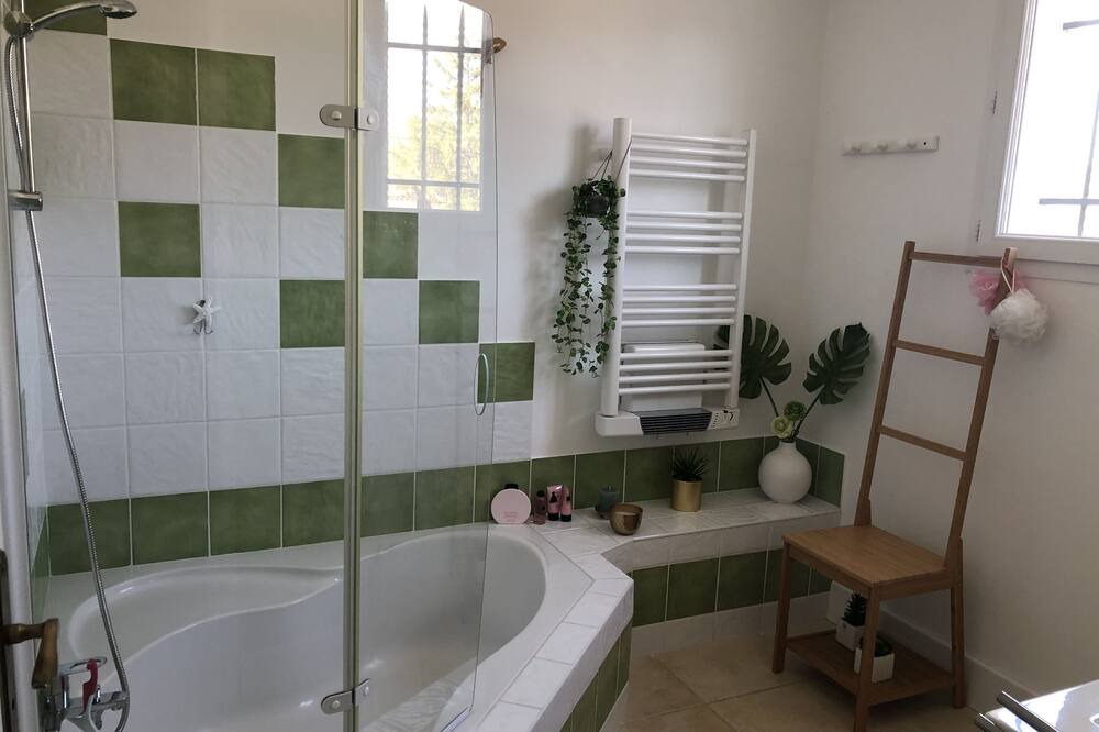 Photo of Bathroom in Allauch