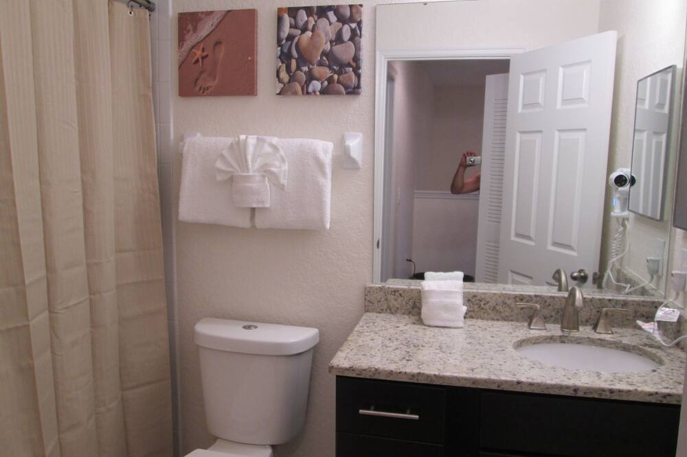 Photo of Bathroom in Regal Palms