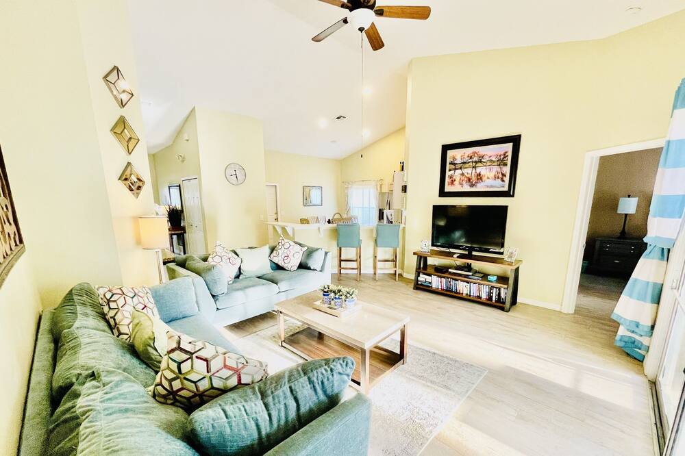 Photo of Livingroom in Woodridge