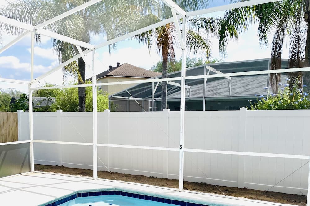 Photo of Outdoor in Woodridge