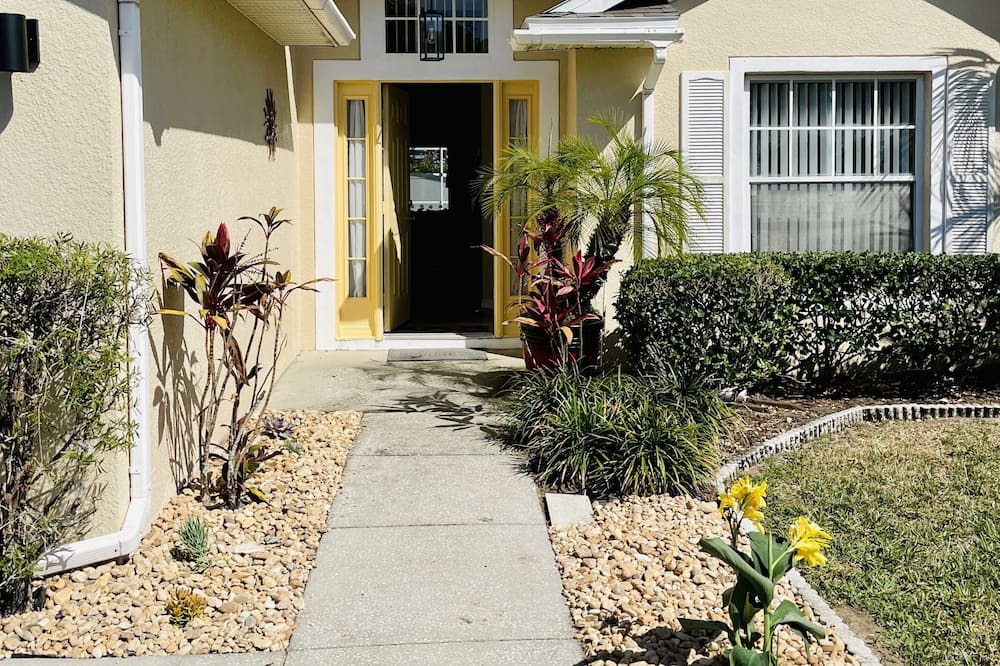 Photo of Outdoor in Woodridge