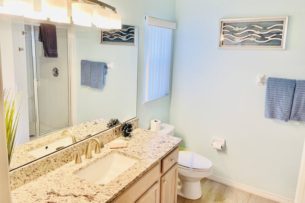 Photo of Bathroom in Woodridge